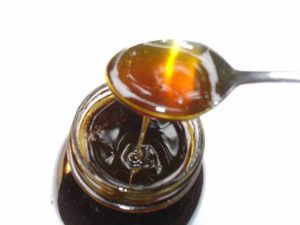 miel de tomillo en frasco